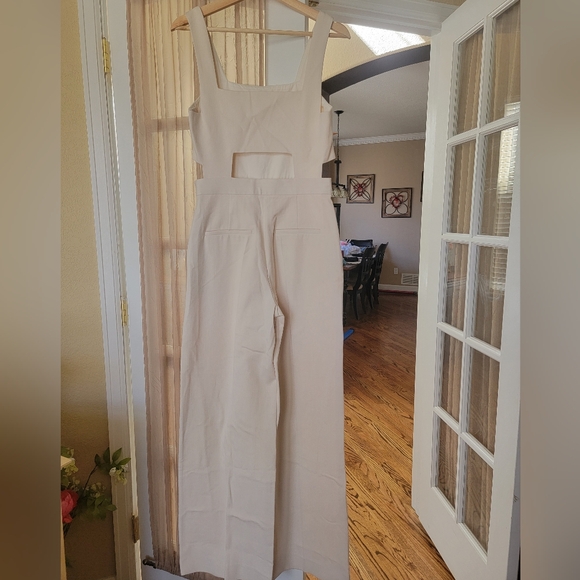 NWT Bash ba&sh Cressy Cut Out Jumpsuit Off White Size 36 4 Bridal Bachelorette - Picture 6 of 7